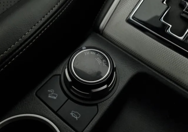 Mitsubishi Triton 2.4 4×4 Auto