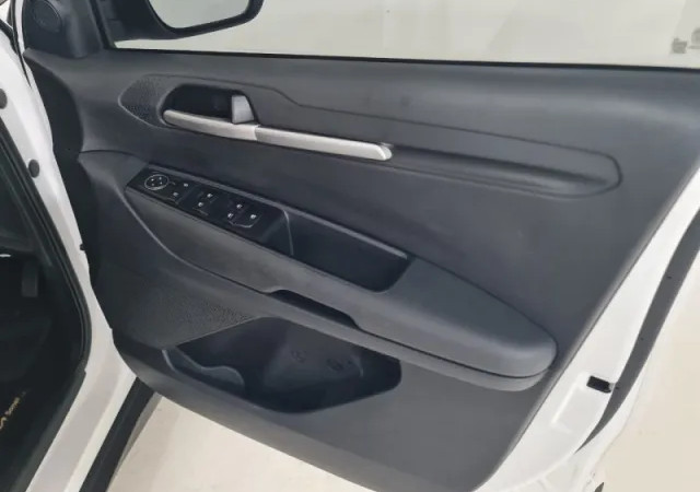 Kia Sonet 1.5 LX M/T