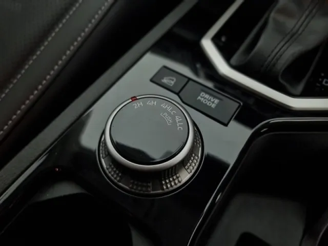 Mitsubishi Triton Next Gen 2.4GLS 4×4 Auto Double Cab