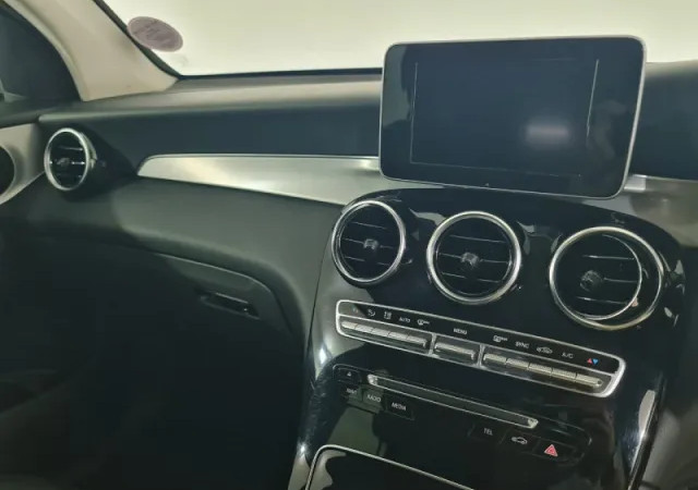 Mercedes-Benz GLC 220 D 4Matic